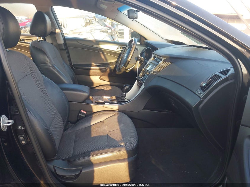 2011 HYUNDAI SONATA auction photo 5