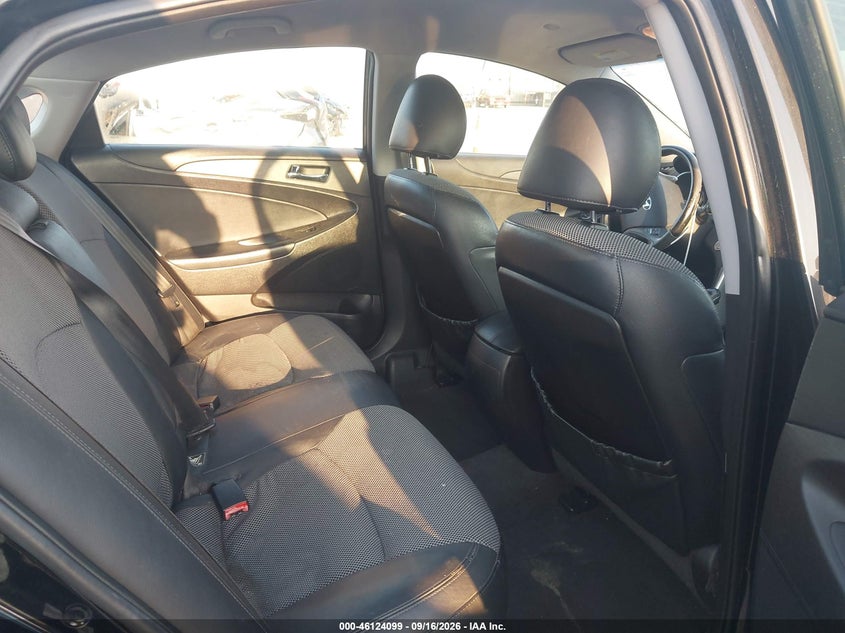 2011 HYUNDAI SONATA auction photo 8