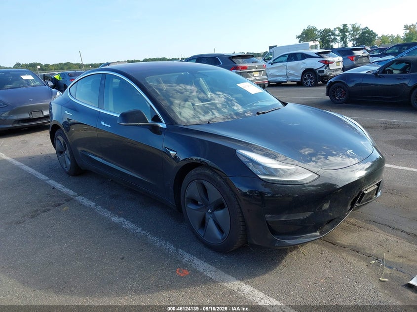 TESLA MODEL 3 - zdjęcie 1