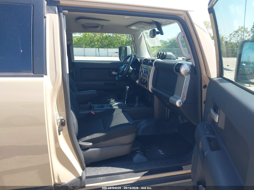 Vin: jtebu4bf6bk102962, lot: 46623940, toyota fj cruiser 20113