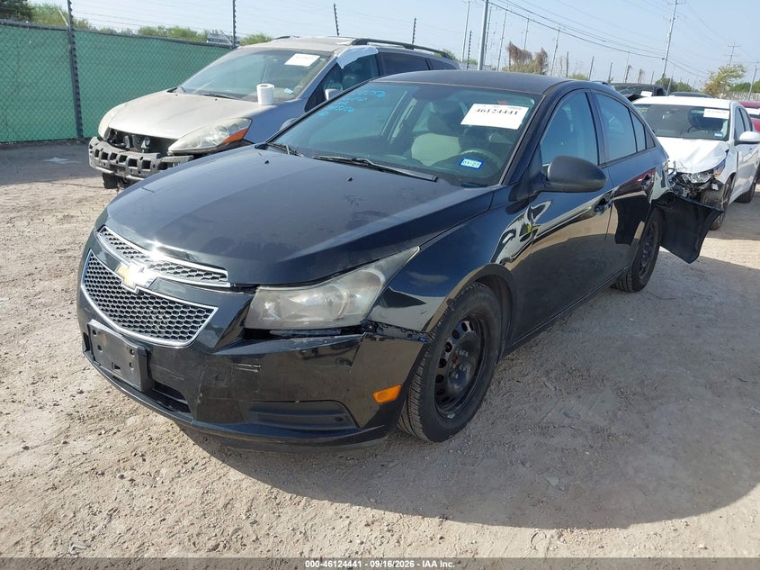 2014 Chevrolet Cruze Ls Auto, Front & Rear, IAAI, VIN 1G1PA5SH0E7476963 — photo 2