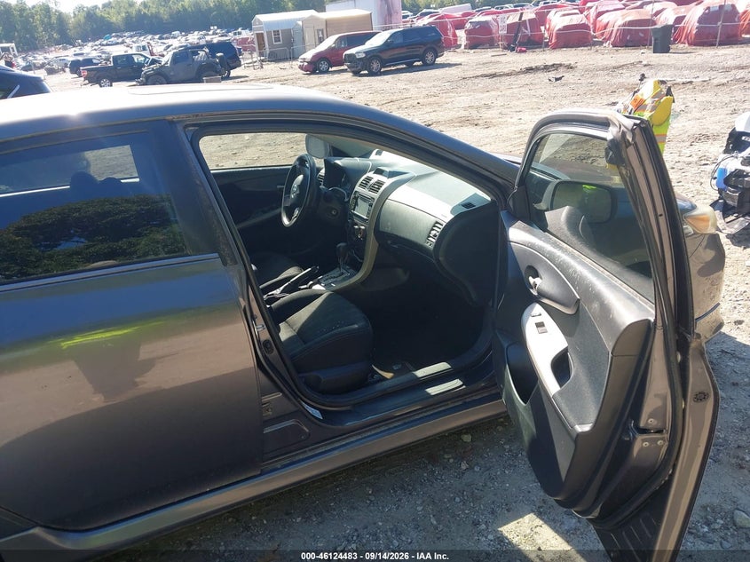 2013 TOYOTA COROLLA auction photo 5