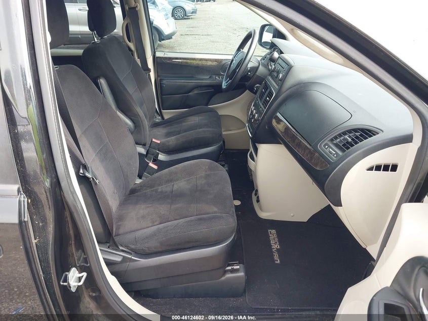 2011 DODGE GRAND CARAVAN auction photo 5