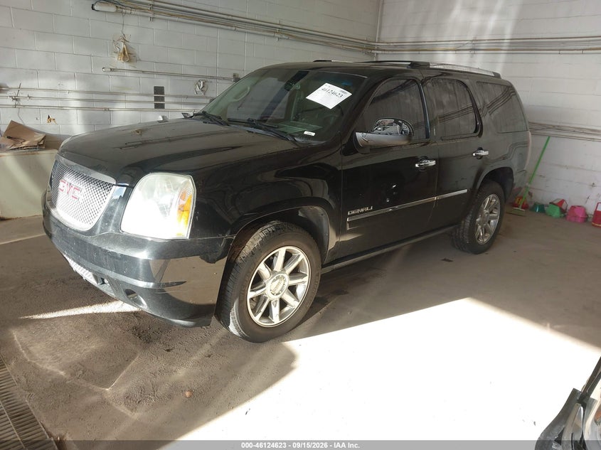 2010 GMC YUKON auction photo 2