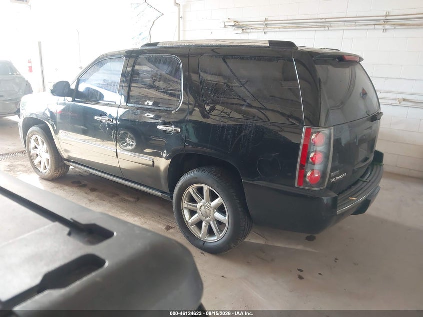 2010 GMC YUKON auction photo 3