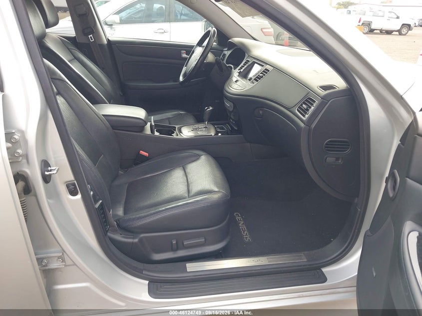 2012 HYUNDAI GENESIS auction photo 5