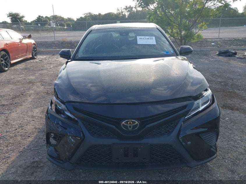 TOYOTA CAMRY - zdjęcie 12