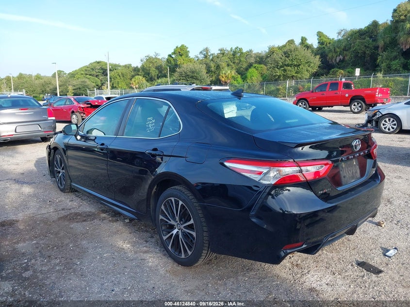 TOYOTA CAMRY - zdjęcie 3