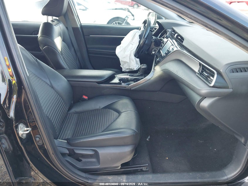 TOYOTA CAMRY - zdjęcie 5