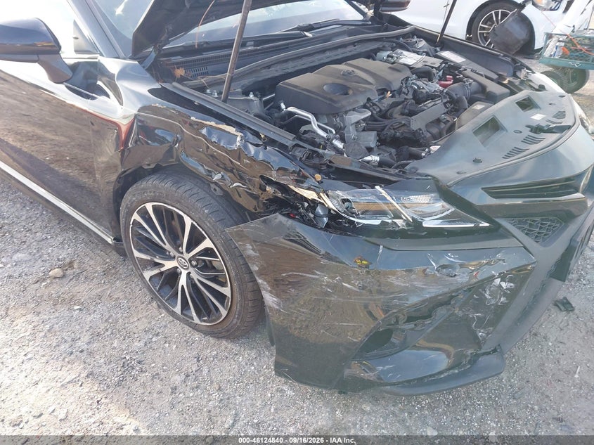 TOYOTA CAMRY - zdjęcie 6
