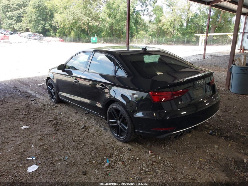 Vin: wauaugff7j1015729, lot: 46624682, audi a3 2.0t premium/2.0t tech premium 20183