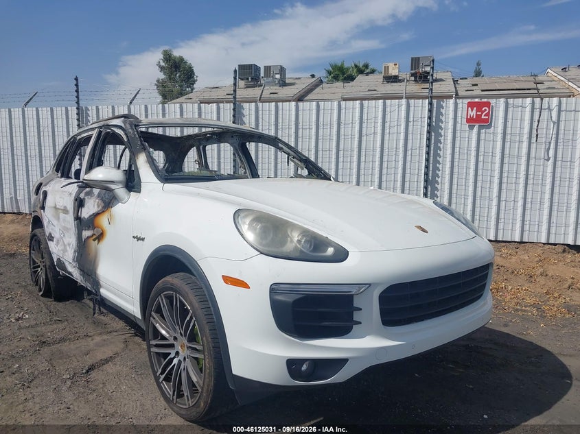 Vin: wp1ae2a26gla64777, lot: 46624751, porsche cayenne e-hybrid s 2016 img_1