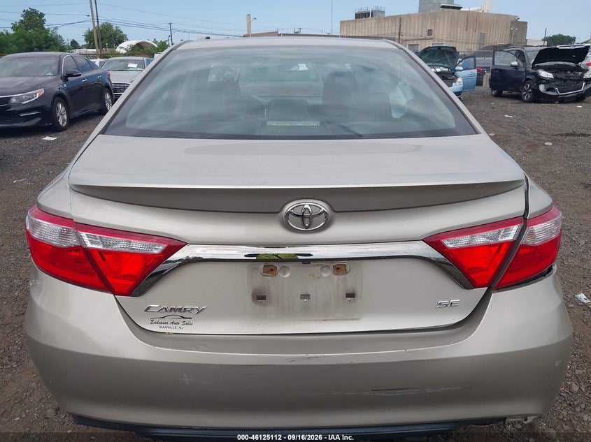 TOYOTA CAMRY - zdjęcie 16