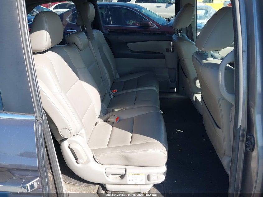2014 HONDA ODYSSEY auction photo 8
