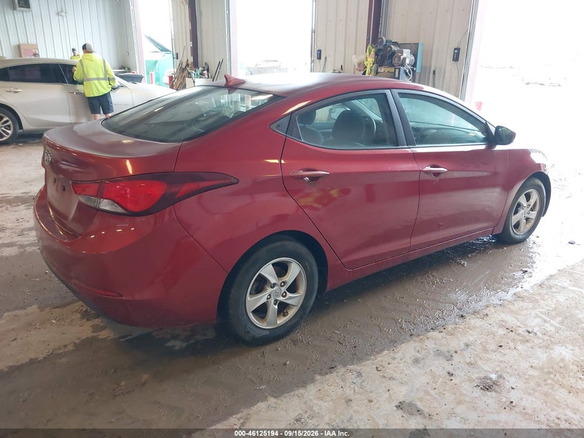 2015 HYUNDAI ELANTRA auction photo 4