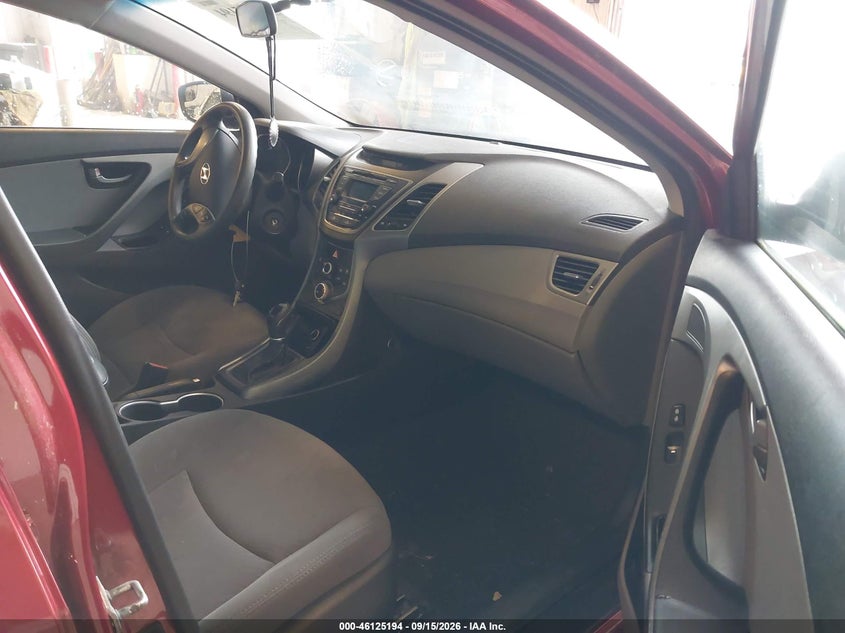 2015 HYUNDAI ELANTRA auction photo 5