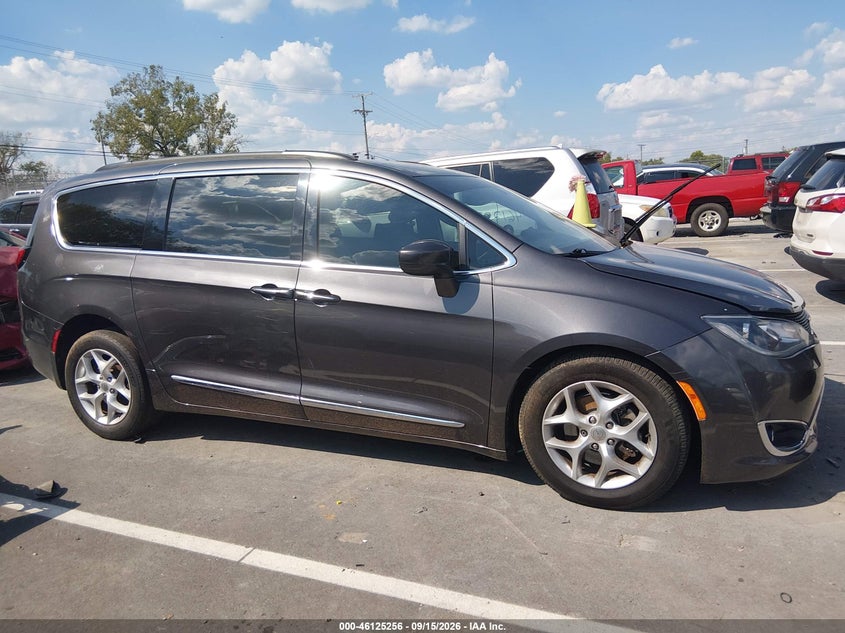 CHRYSLER PACIFICA - zdjęcie 13