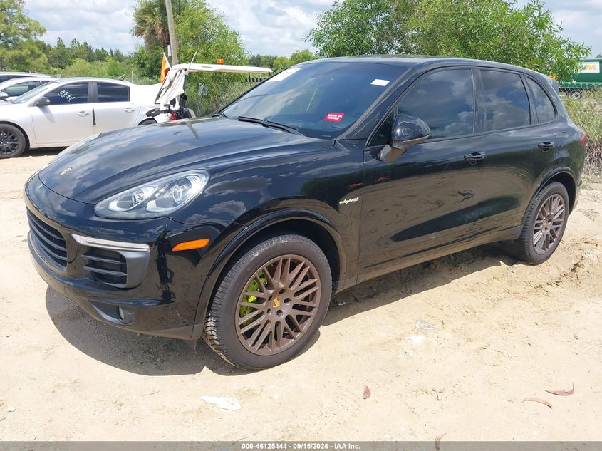 2017 Porsche Cayenne, Неизвестно, IAAI, VIN WP1AE2A26HLA74775 — фото 2