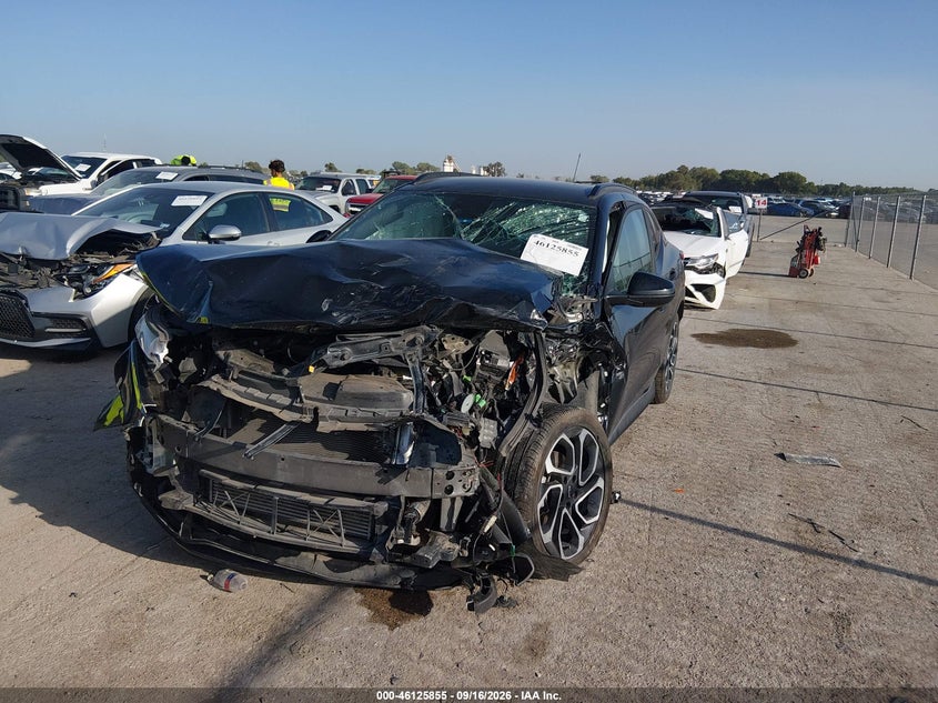 2025 Chevrolet Trax, Front End, IAAI, VIN KL77LJEP5SC121378 — photo 2