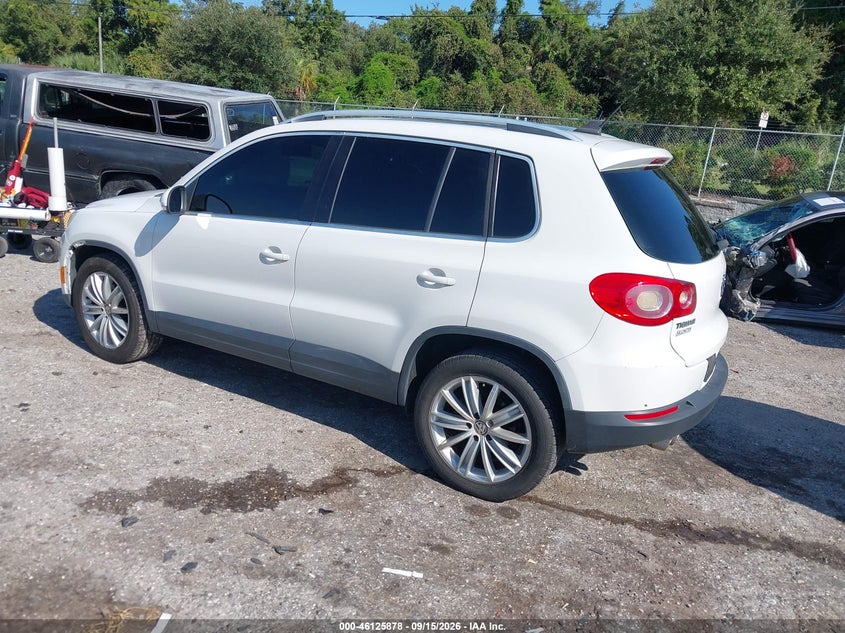 VOLKSWAGEN TIGUAN 2011 VIN WVGAV7AX6BW547313