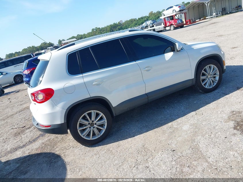 VOLKSWAGEN TIGUAN 2011 VIN WVGAV7AX6BW547313