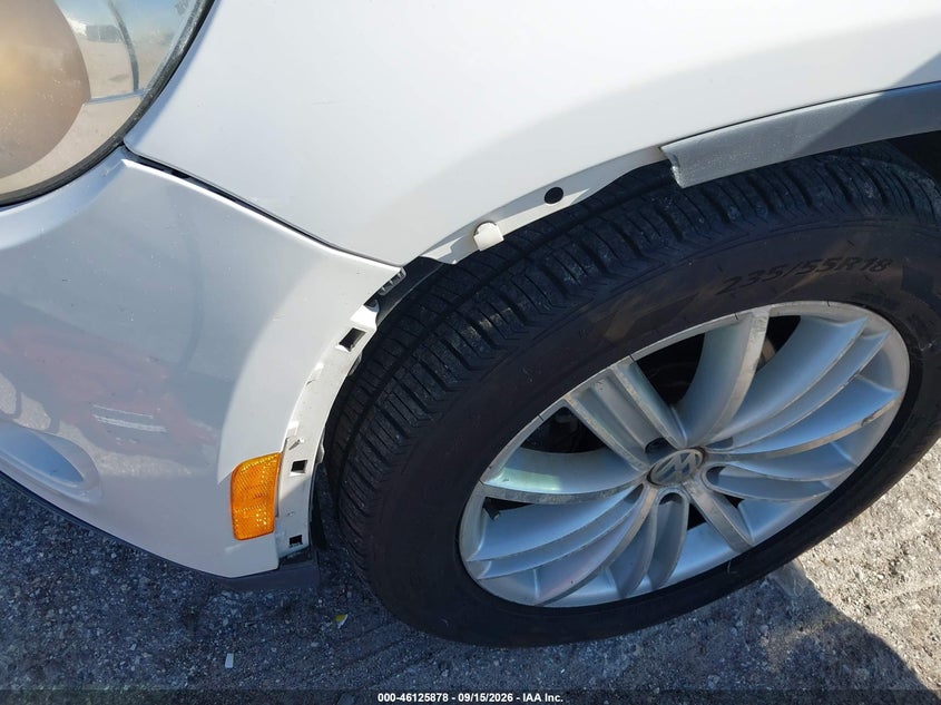 VOLKSWAGEN TIGUAN 2011 VIN WVGAV7AX6BW547313