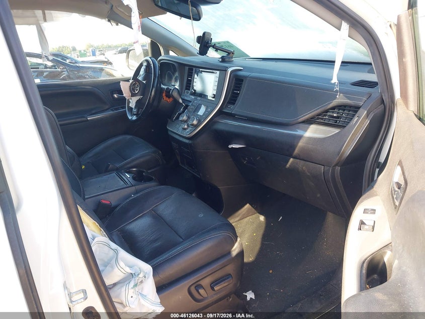 TOYOTA SIENNA - zdjęcie 5