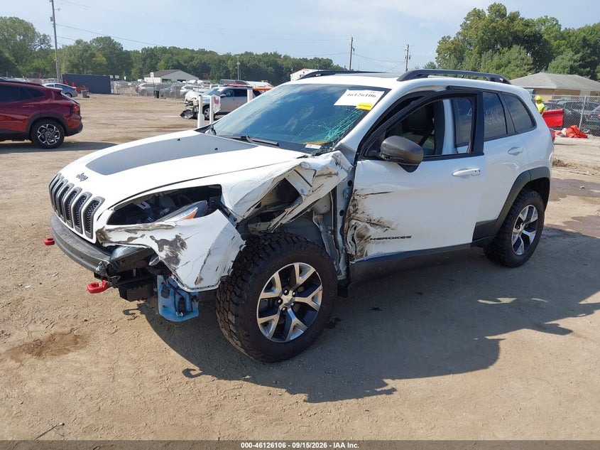 2015 Jeep Cherokee, Left Side, IAAI, VIN 1C4PJMBB3FW746644 — photo 2