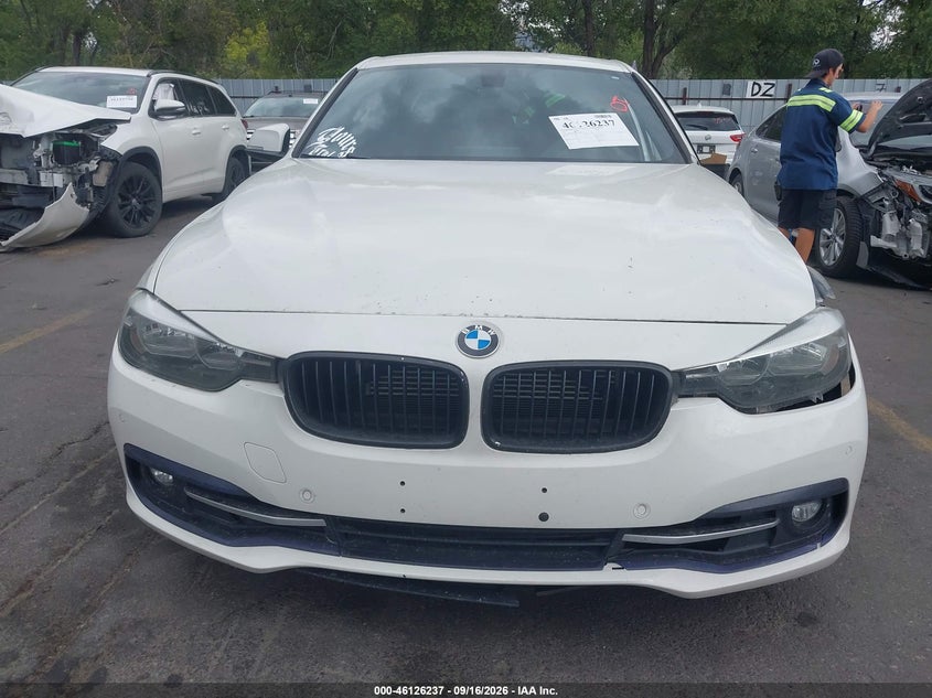 BMW 330E - zdjęcie 13