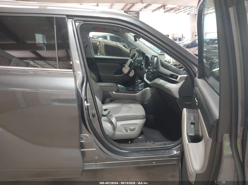 TOYOTA HIGHLANDER - zdjęcie 5