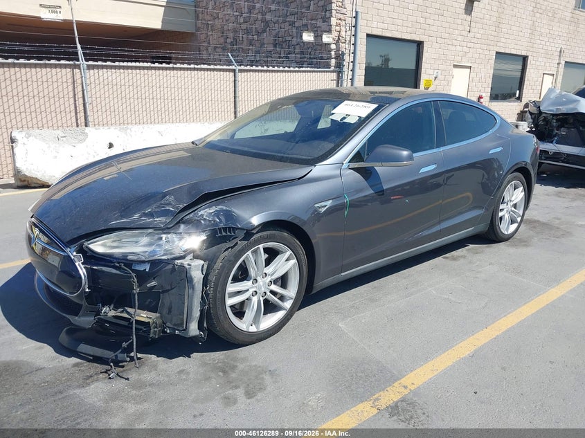 TESLA MODEL S - zdjęcie 2