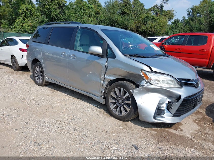 TOYOTA SIENNA - zdjęcie 1