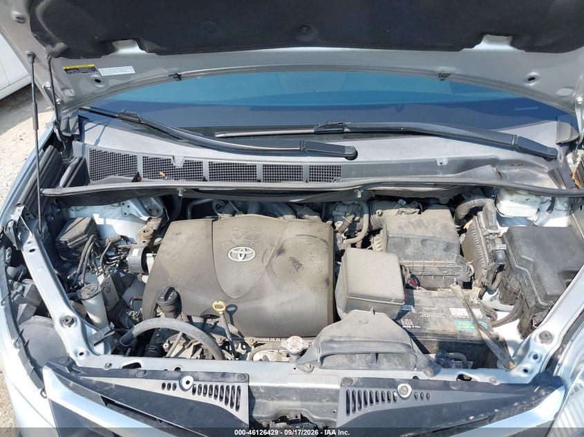 TOYOTA SIENNA - zdjęcie 10