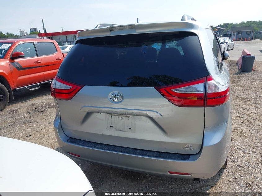 TOYOTA SIENNA - zdjęcie 16