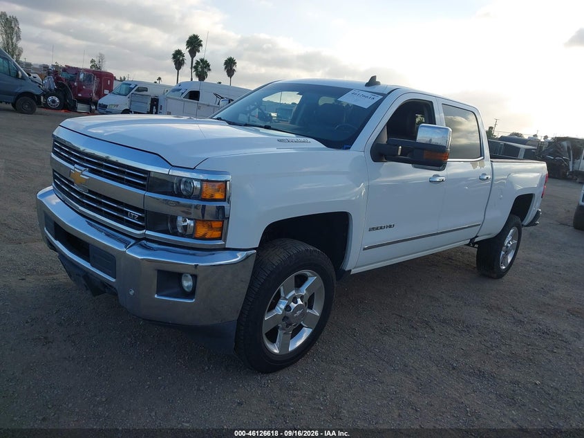 2016 CHEVROLET SILVERADO 2500HD auction photo 2