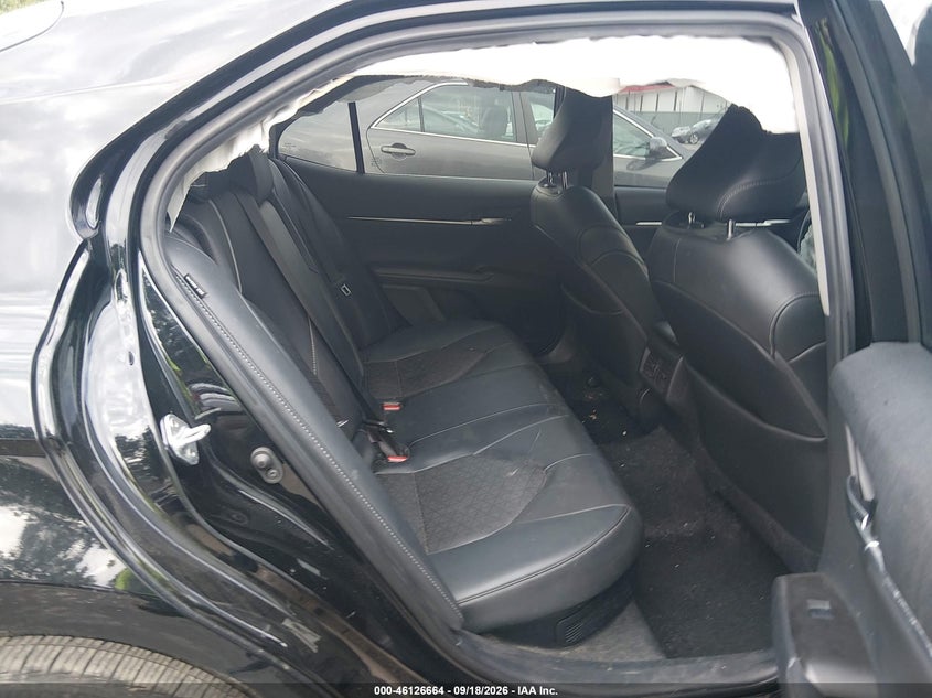 TOYOTA CAMRY - zdjęcie 8