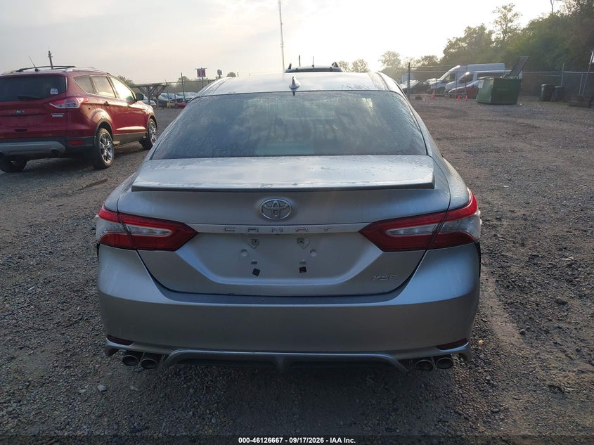 TOYOTA CAMRY - zdjęcie 16