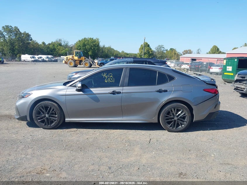 TOYOTA CAMRY - zdjęcie 14
