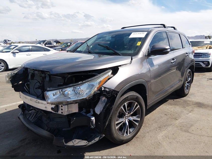2019 Toyota Highlander, Front End, IAAI, VIN 5TDBZRFH5KS729904 — photo 2