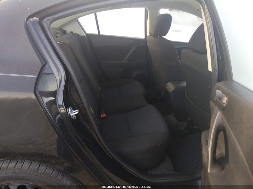 MAZDA MAZDA3 2011 VIN JM1BL1UF2B1496436
