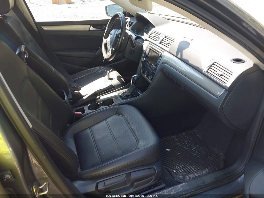 2015 VOLKSWAGEN PASSAT auction photo 5