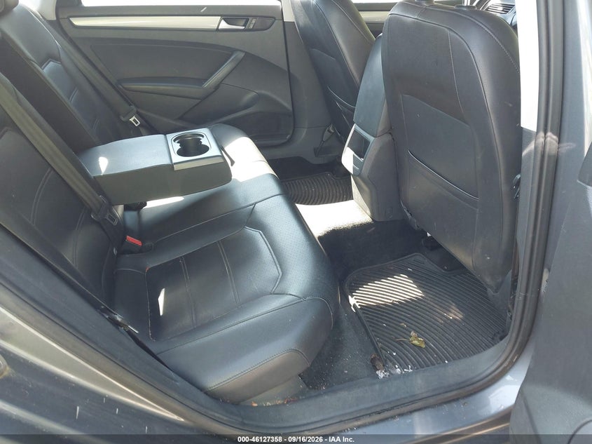 2015 VOLKSWAGEN PASSAT auction photo 8
