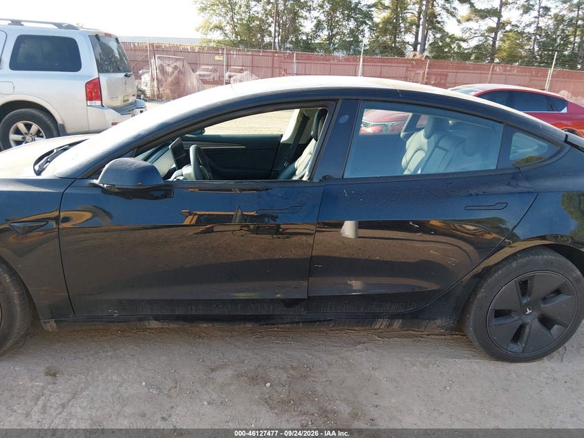 TESLA MODEL 3 - zdjęcie 15