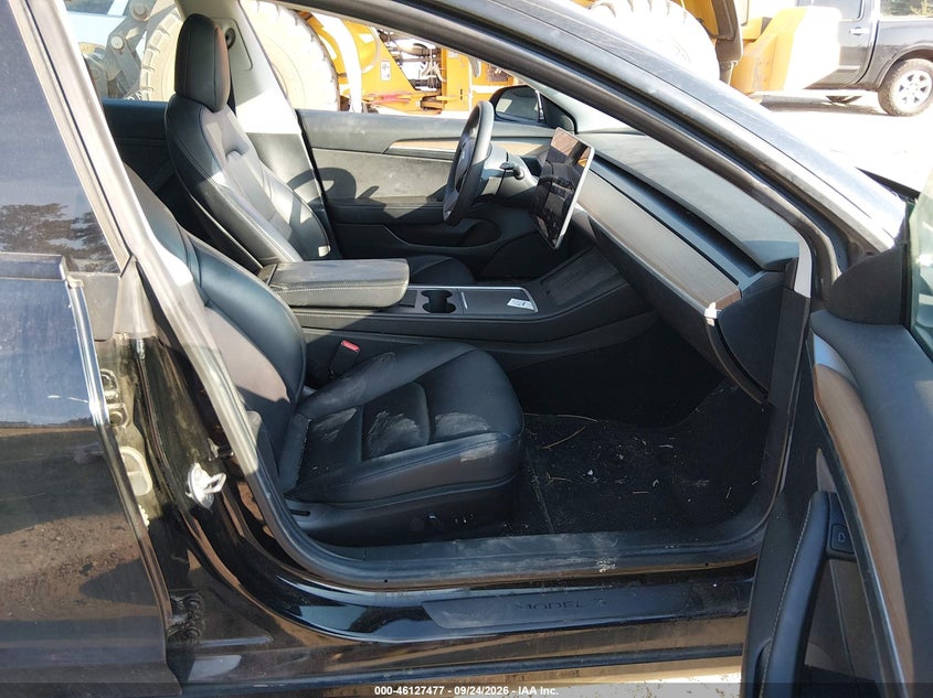 TESLA MODEL 3 - zdjęcie 5