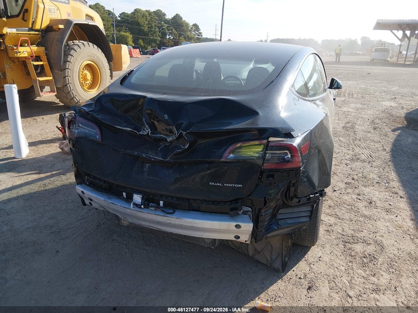 TESLA MODEL 3 - zdjęcie 6