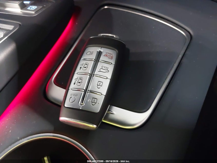 Photo 11 - GENESIS GV70
