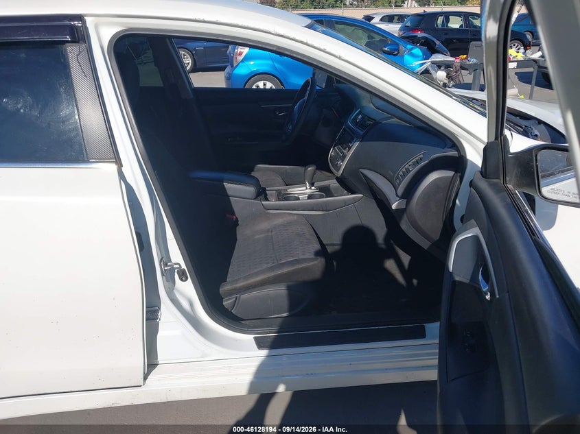 2016 NISSAN ALTIMA auction photo 5