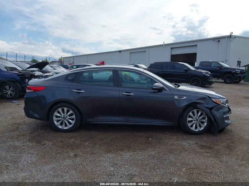 2017 KIA OPTIMA LX · Фото 13