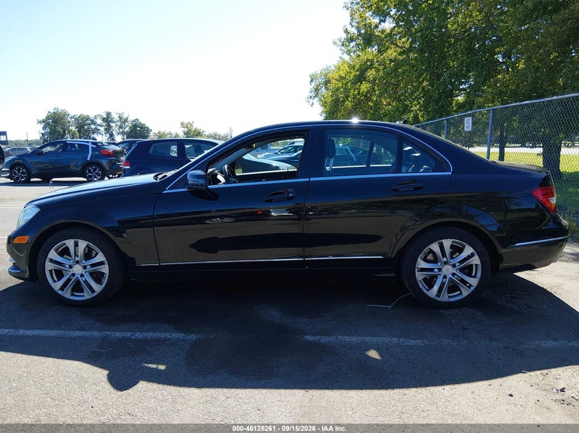 MERCEDES-BENZ C 300 2013 VIN WDDGF8AB4DF969787