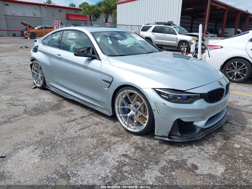 BMW M4 - zdjęcie 1